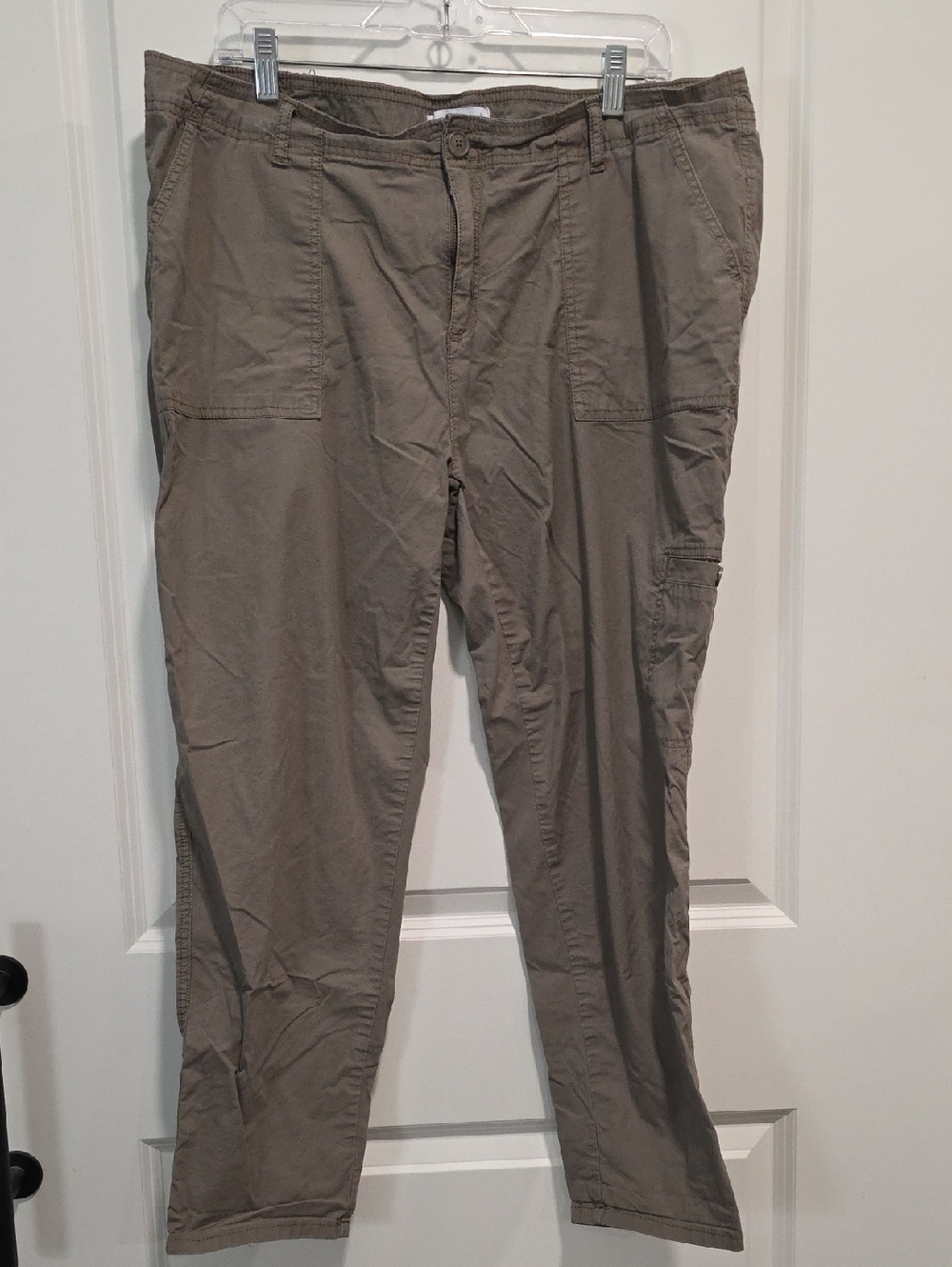 Liz Claiborne Straight-Leg Utility Pants in Taupe